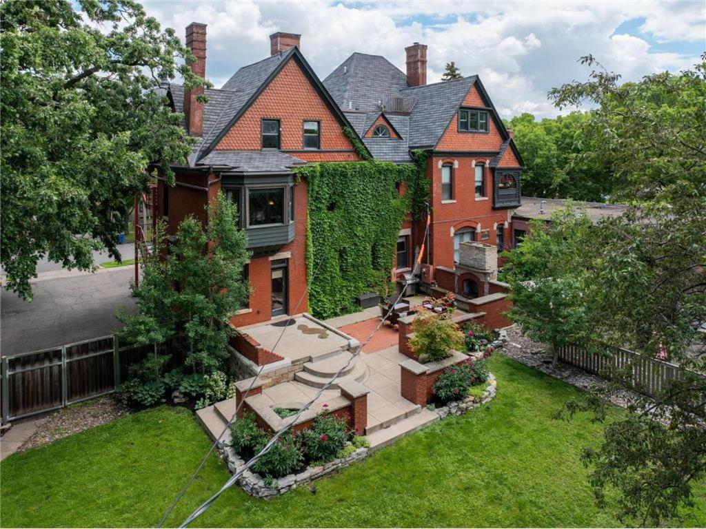 The New Victorian Mansion Bed & Breakfast เซนต์พอล ภายนอก รูปภาพ