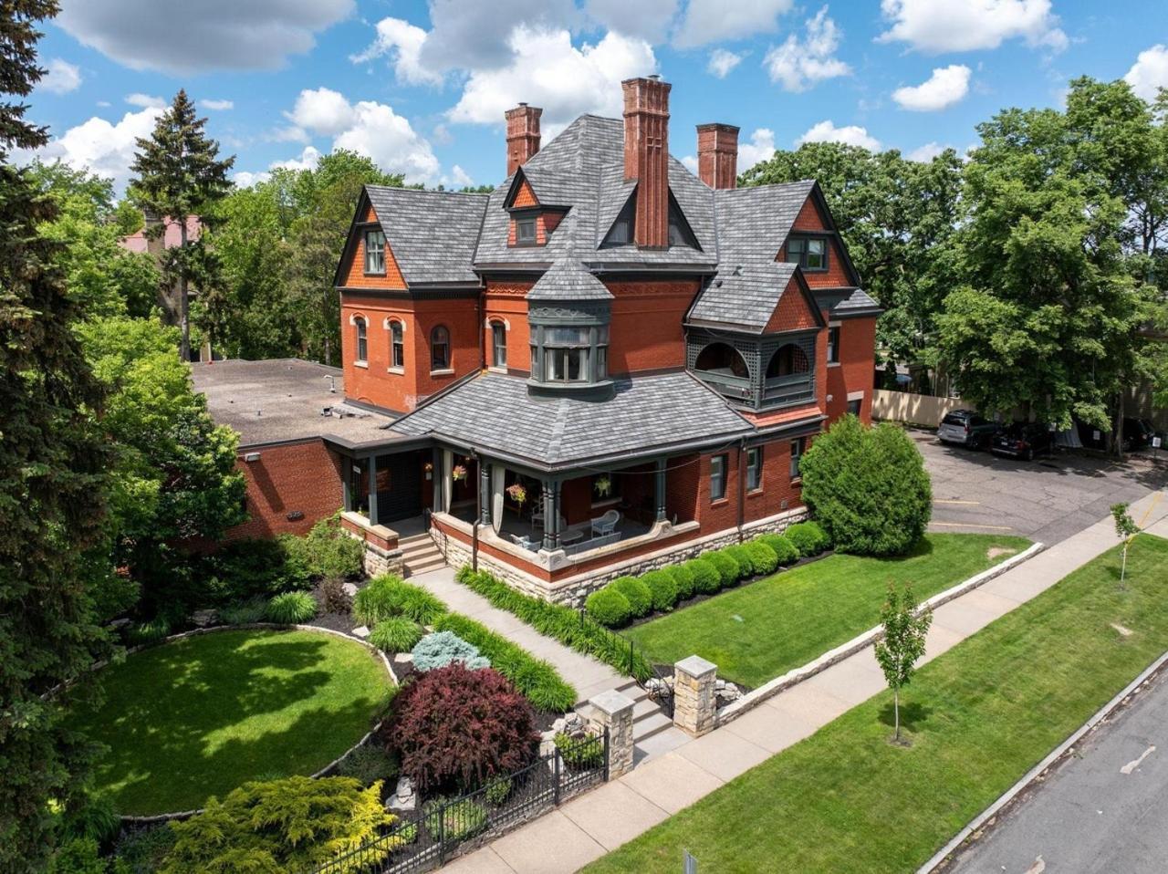 The New Victorian Mansion Bed & Breakfast เซนต์พอล ภายนอก รูปภาพ