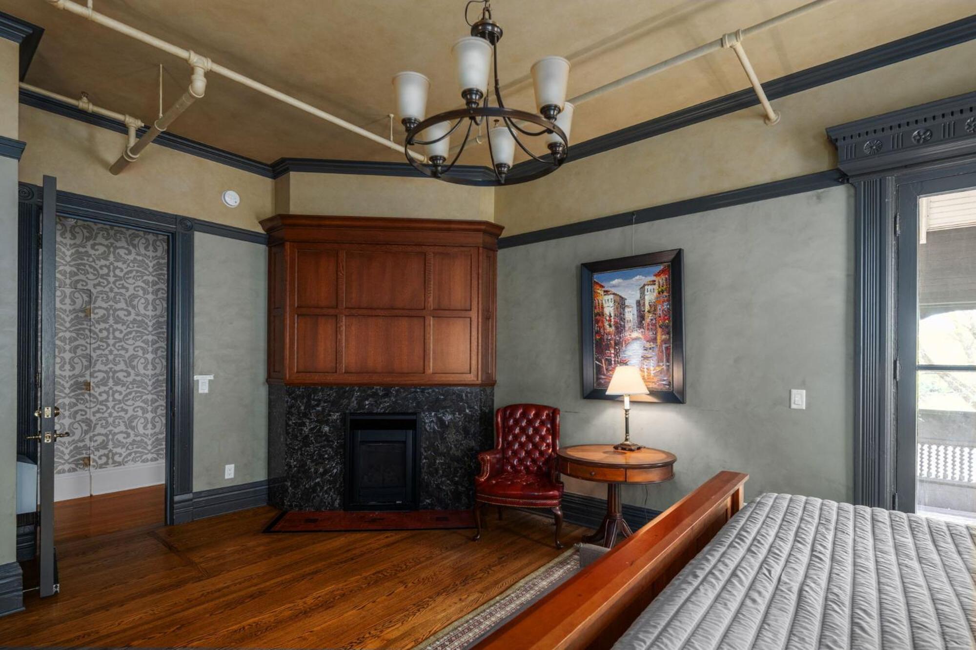 The New Victorian Mansion Bed & Breakfast เซนต์พอล ภายนอก รูปภาพ